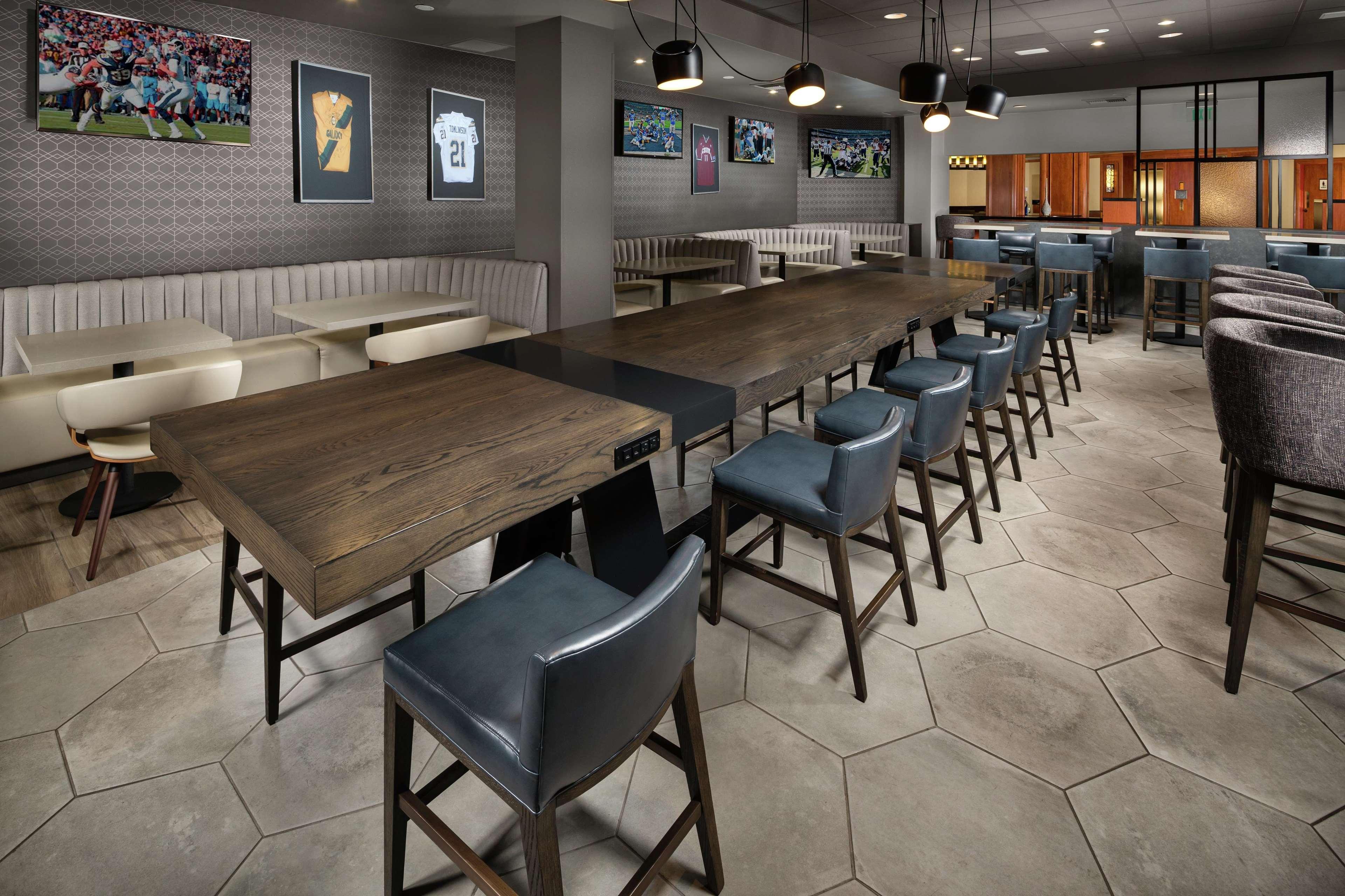 Doubletree By Hilton Carson Exterior foto